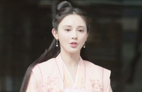 《君有云苏白衣身世之谜:剑阁传人的隐秘过往》