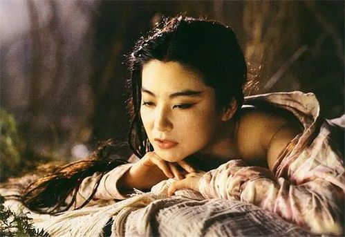 《张国荣林青霞<白发魔女传>水中激情戏幕后揭秘》